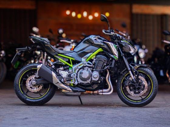 KAWASAKI Z900 KAWASAKI Z900